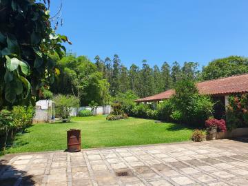 Chácara com Piscina em Santa Branca -SP