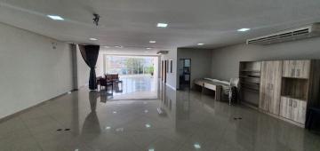 LINDO E MODERNO PONTO COMERCIAL /442,50M2 NO CENTRO / JACAREÍ VENDA ou LOCAÇÃO