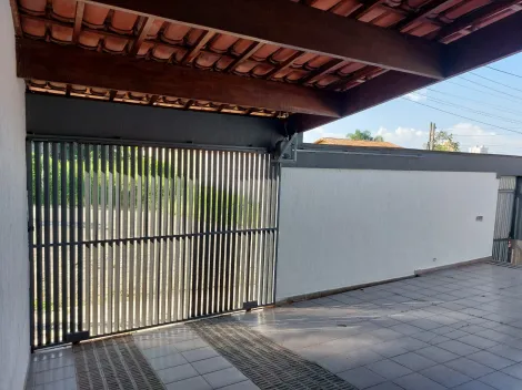 Casa com 3 Dormitórios 1 Suíte - próximo ao centro !!!