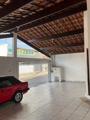 Casa / Padrão em Jacareí/SP 