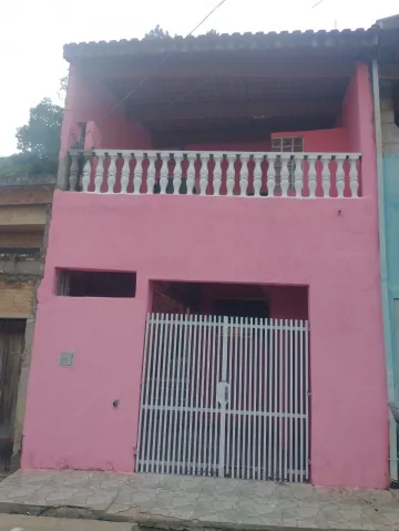 Alugar Casa / Padrão em Jacareí. apenas R$ 1.200,00