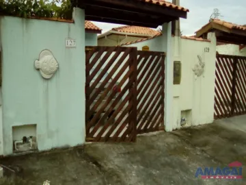 Alugar Casa / Padrão em Caraguatatuba. apenas R$ 320.000,00