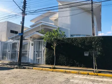 Alugar Casa / Sobrado em Jacareí. apenas R$ 1.250.000,00