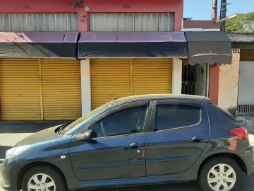 Casa de 03 dormitórios com 02 pontos comerciais à venda no bairro nova jacareí