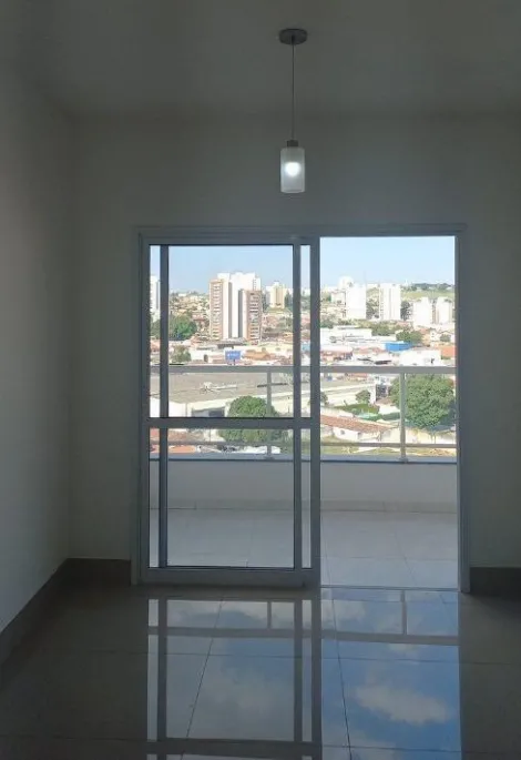 Alugar Apartamento / Padrão em Jacareí. apenas R$ 2.500,00