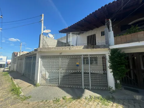 Alugar Casa / Padrão em Jacareí. apenas R$ 1.600,00