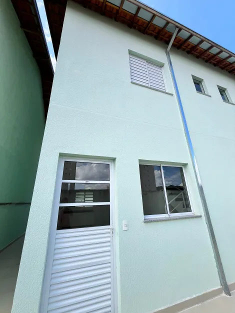 Alugar Casa / Condomínio em Jacareí. apenas R$ 1.300,00