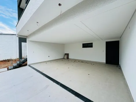 Casa Alto Padrão - Condomínio Coleginho