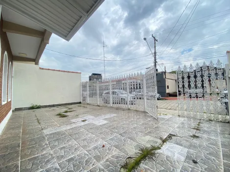 Casa Comercial com 04 Dormitórios sendo 01 suíte Edícula com Banheiro - Jardim Mesquita Jacareí SP