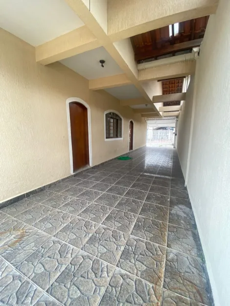 Casa Comercial com 04 Dormitórios sendo 01 suíte Edícula com Banheiro - Jardim Mesquita Jacareí SP