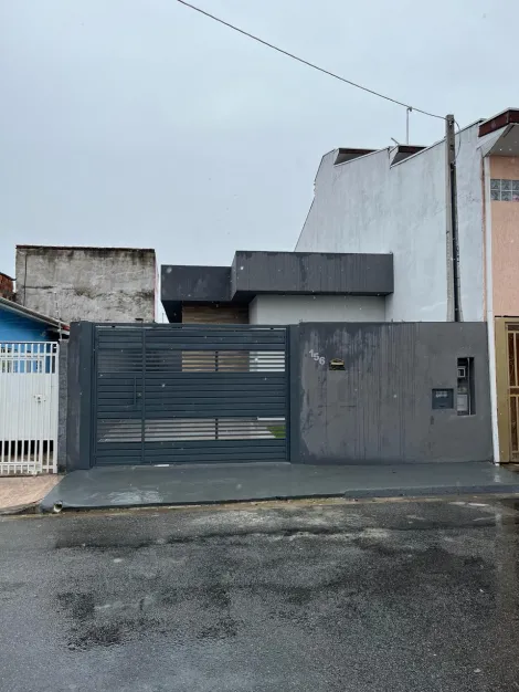 Alugar Casa / Padrão em Jacareí. apenas R$ 340.000,00