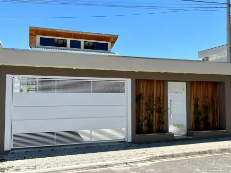 Alugar Casa / Padrão em Jacareí. apenas R$ 1.150.000,00