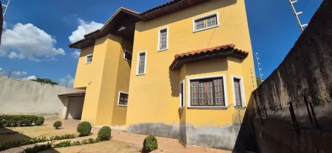 imagem 2 - Sobrado Espaçoso com 198 m² de Construção e 4 Dormitórios próximo ao Centro imagem 2 - Sobrado Espaçoso com 198 m² de Construção e 4 Dormitórios próximo ao Centro