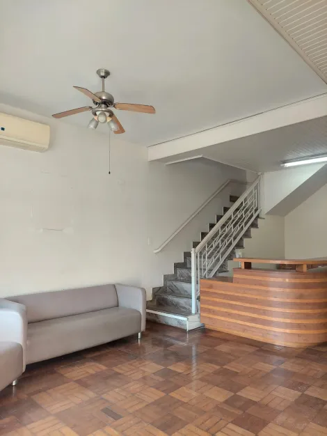 imagem 2 - *Casa Comercial no centro de Jacareí*  Ótima oportunidade de espaço comercial no coração da cidade. Com 8 salas amplas e climatizadas, ideal para clínicas, mas também adaptável a diversos segmentos comerciais. Localizada próxima a supermercados, padarias, imagem 2 - *Casa Comercial no centro de Jacareí*  Ótima oportunidade de espaço comercial no coração da cidade. Com 8 salas amplas e climatizadas, ideal para clínicas, mas também adaptável a diversos segmentos comerciais. Localizada próxima a supermercados, padarias,